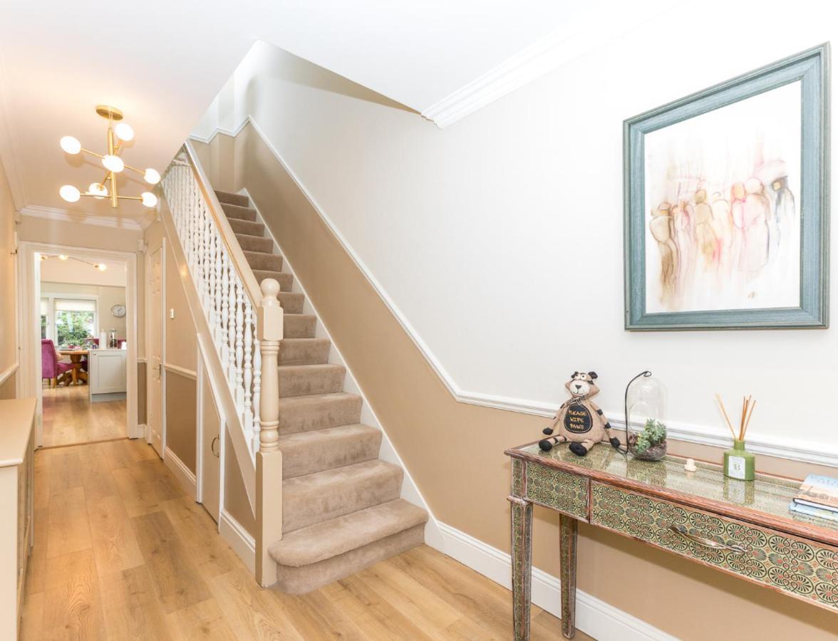 Fashionable Chic Townhouse In D4