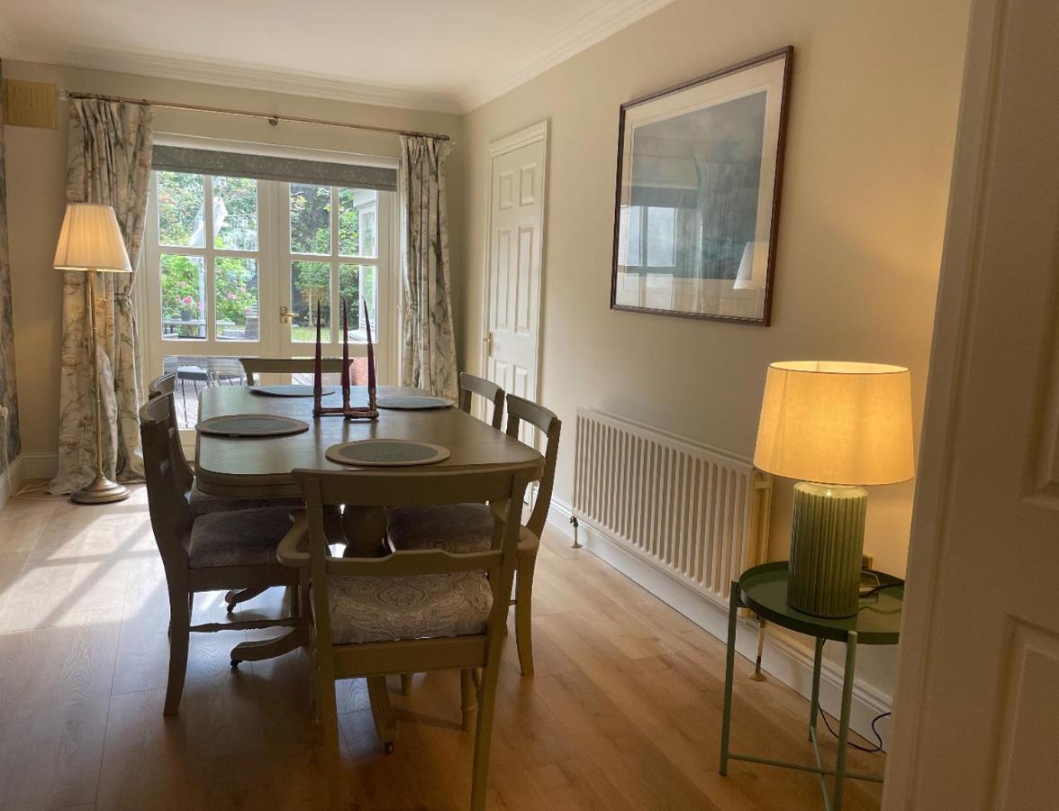 Fashionable Chic Townhouse In D4 Dublin