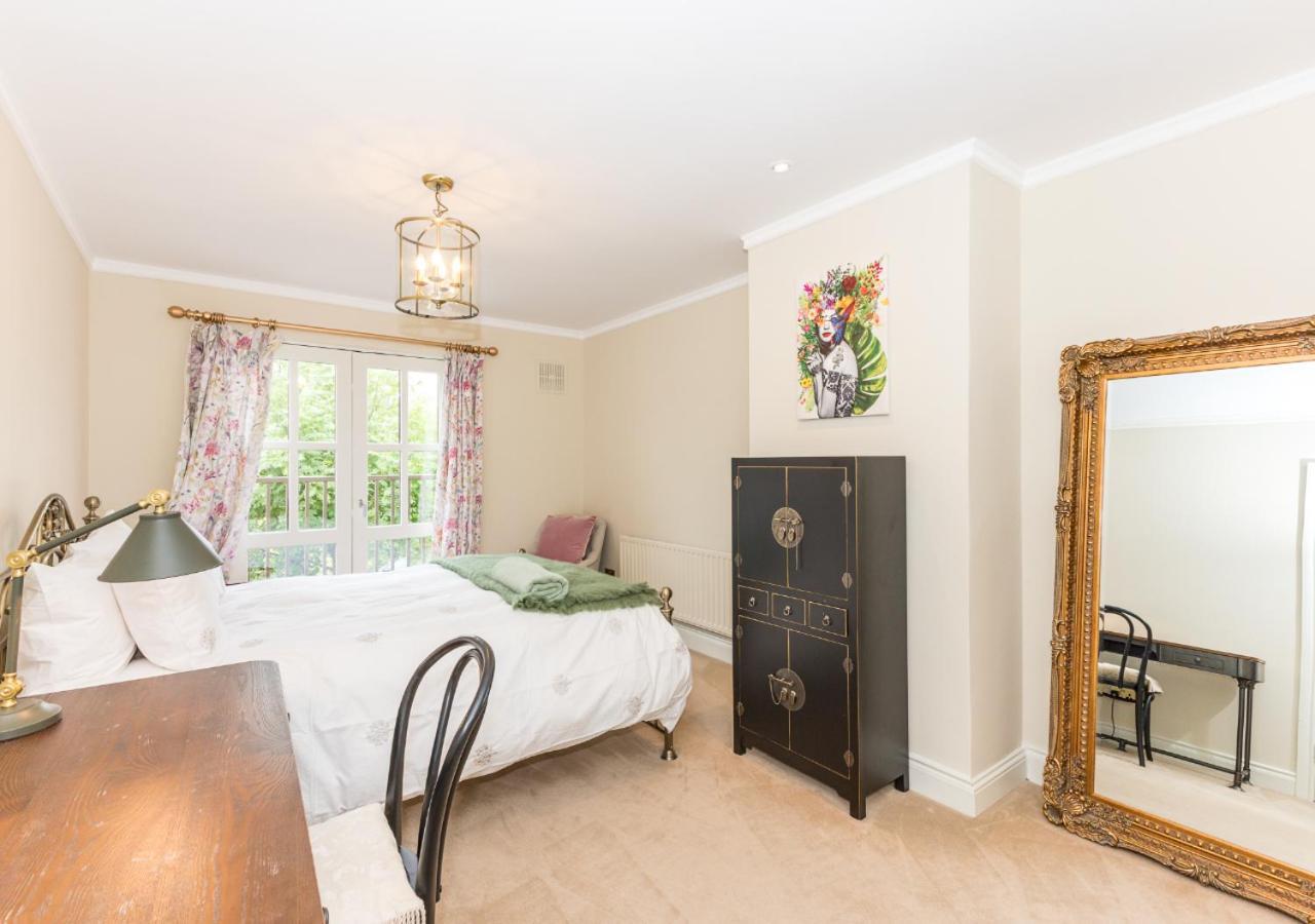 Fashionable Chic Townhouse In D4 * Dublin
