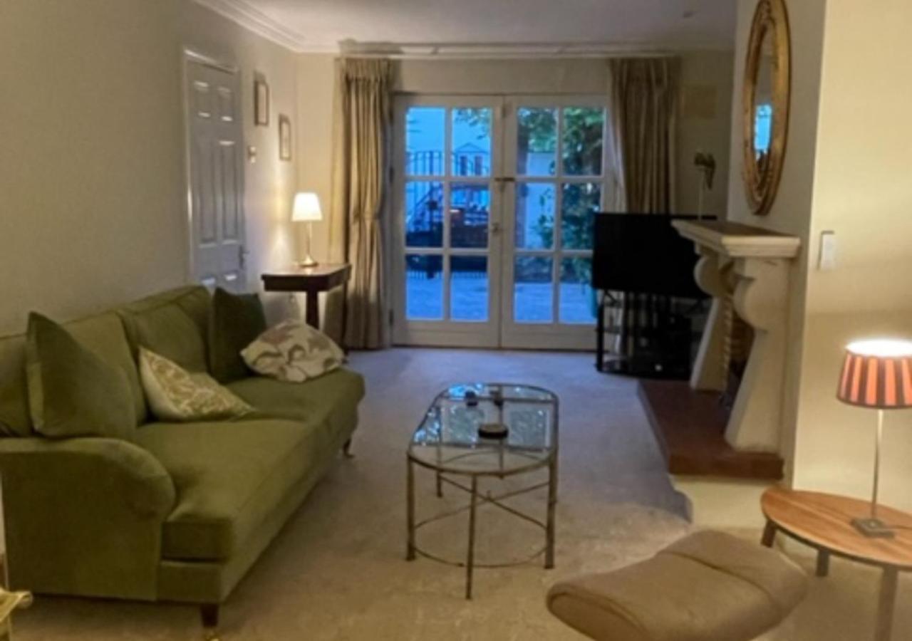 Fashionable Chic Townhouse In D4 *